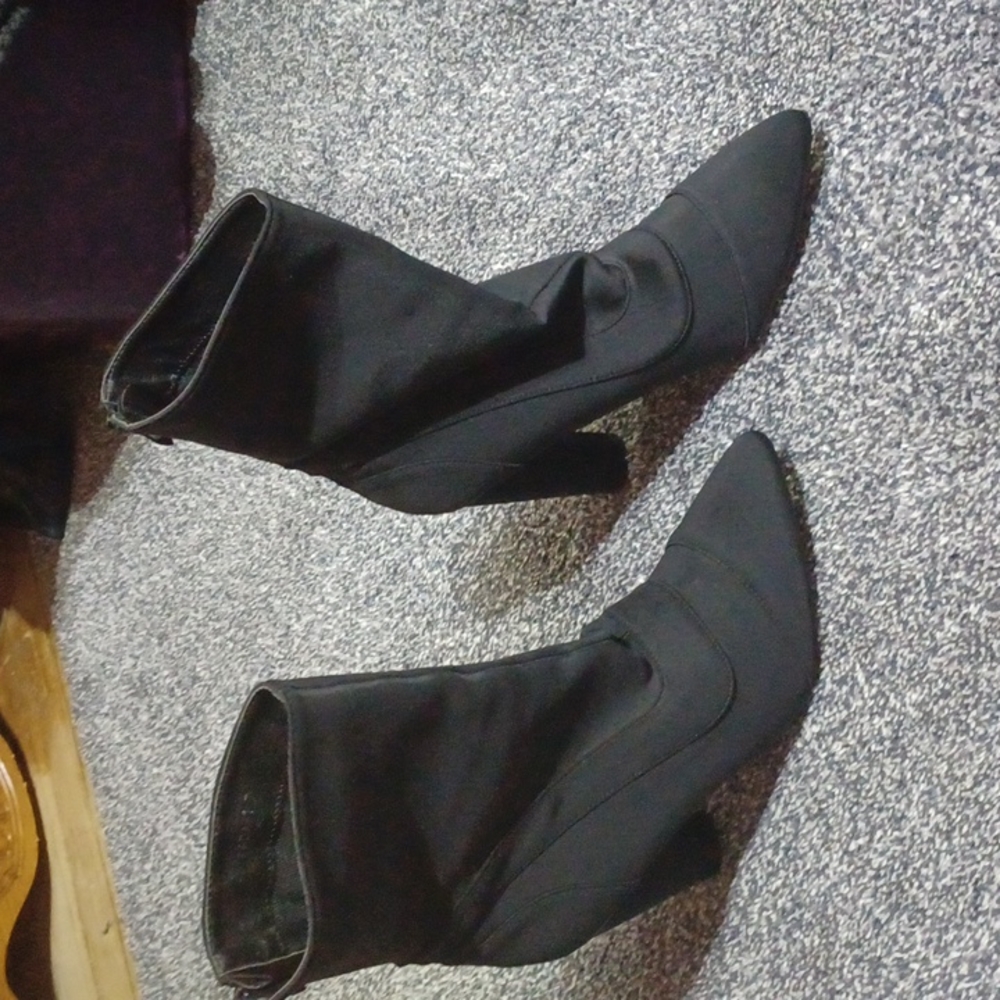 Black boots size 7